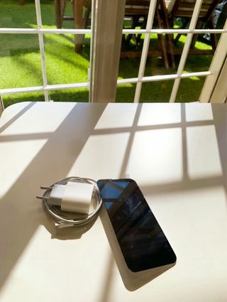 iPhone 13 Pro 256GB + 5 Fundas +Cargador+Protector