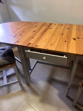 Conjunto completo Gamlevy ikea. Mesa + 4 sillas.