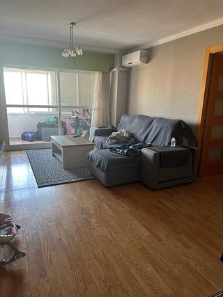 Hola esta disponible una habitación !