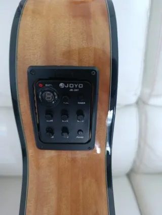 Guitarra flamenca con cutaway