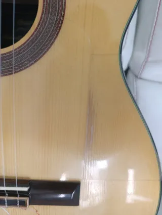 Guitarra flamenca con cutaway