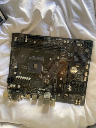 Placa base Gigabyte GA-A320M-S2H V2