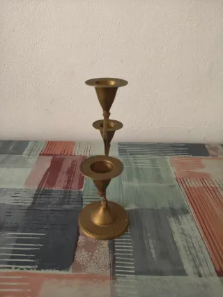 Candelabro de latón