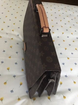 Maletín documentos sin usar , muchos departamentos