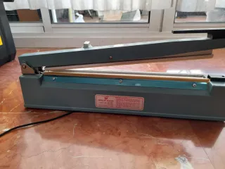 Máquina selladora de impulso PFS-400