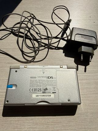 Nintendo DS Plata con Juegos