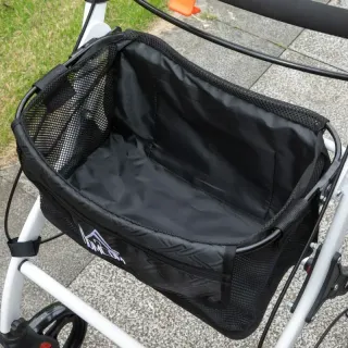 Andador para mayores con cesta