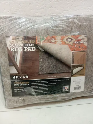 Base para alfombra en tono gris