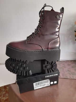 Botas sin estrenar. Número 40.
