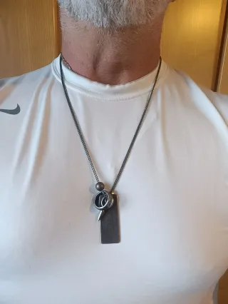 Collana uomo con ciondolo inciso