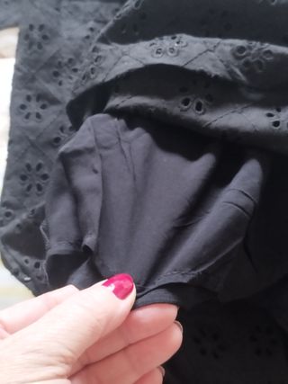 Mono largo negro de tejido perforado