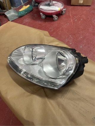 Faro Izquierdo Golf V