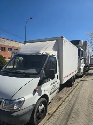 Se hacen portes o mudanzas.