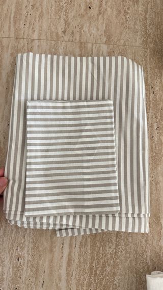 Ropa de cuna a rayas