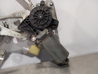 ELEVALUNAS DELANTERO DERECHO MERCEDES-BENZ CLASE