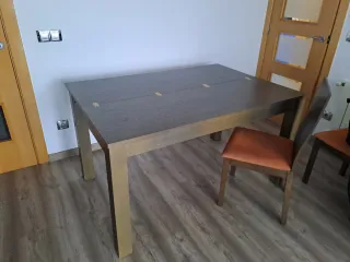 Mesa de comedor madera y metal