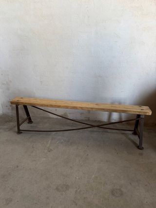 Banco de madera y metal