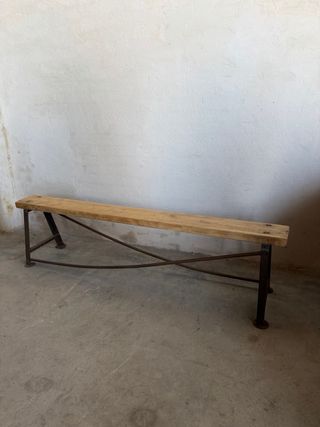 Banco de madera y metal