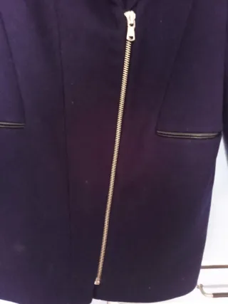 Abrigo azul cruzado con cremallera