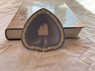 Cenicero Wedgwood Corazón Azul