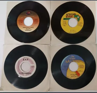 40 Vinilos Reggae Dancehall, de 7". LEER ANUNCIO