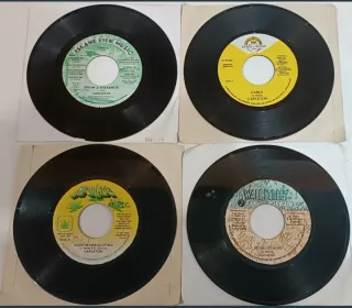 40 Vinilos Reggae Dancehall, de 7". LEER ANUNCIO