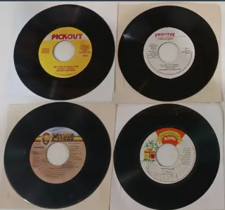 40 Vinilos Reggae Dancehall, de 7". LEER ANUNCIO