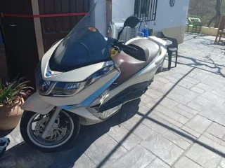 Piaggio X10 Executive 350 Maxi Scooter