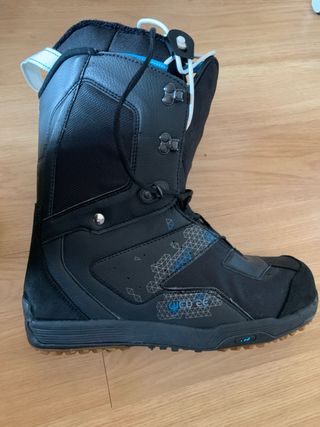 Tabla snowboard , fijaciones, botas, fundas