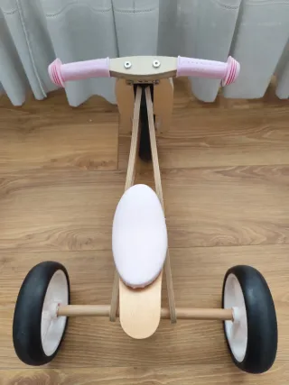 Triciclo de madera SKLUM rosa