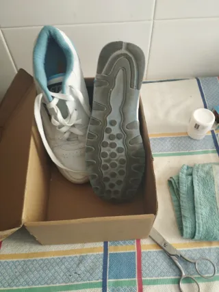 Zapatillas deportivas blancas y azules Talla 40