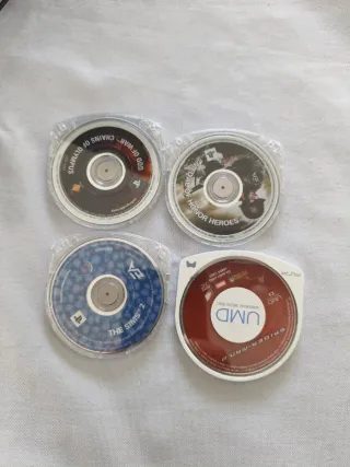 Lote 4 UMD PSP: God of War, Medal of Honor, Sims 2