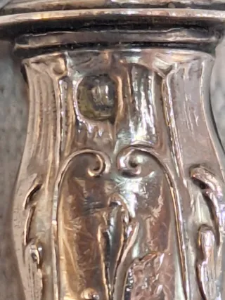 Antiguos cubiertos de servir en plata