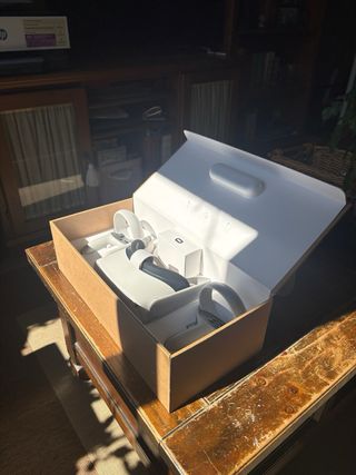 Oculus Quest 2 VR Headset