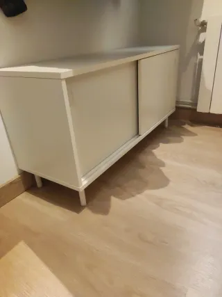 Zapatero con puertas correderas