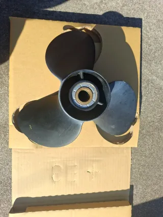 Hélice Solas 1511-148-17 Mercruiser/Honda