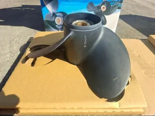 Hélice Solas 1511-148-17 Mercruiser/Honda