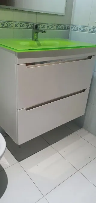 Mueble de baño moderno verde y blanco Espejo y rep