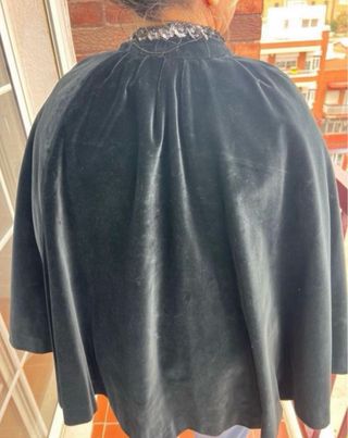 Capa terciopelo negra mujer