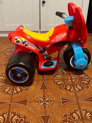 Moto Eléctrica Mickey Trike Roja y Amarilla