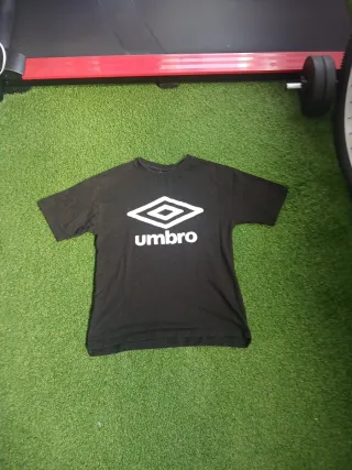 Camiseta Umbro Negra
