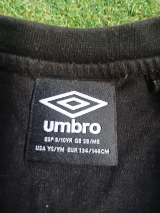 Camiseta Umbro Negra