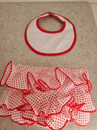 Vestido de flamenca para bebé con mantoncillos