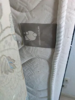 Base tapizada y colchón viscoelástico 90