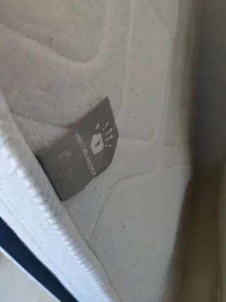 Base tapizada y colchón viscoelástico 90