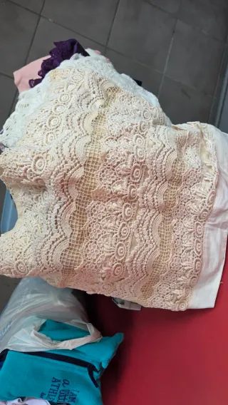 Lote Ropa Mujer Beige y Rosa