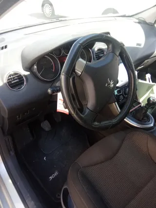 Peugeot 308 2013