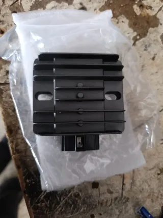 Regulador XMAX300 y 250