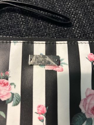 Pochette porta trucchi a righe con rose