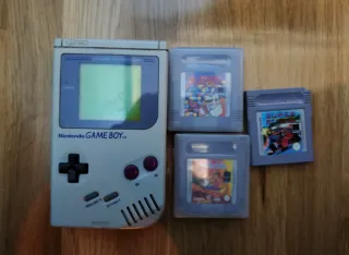 Nintendo Game Boy + 3 Juegos